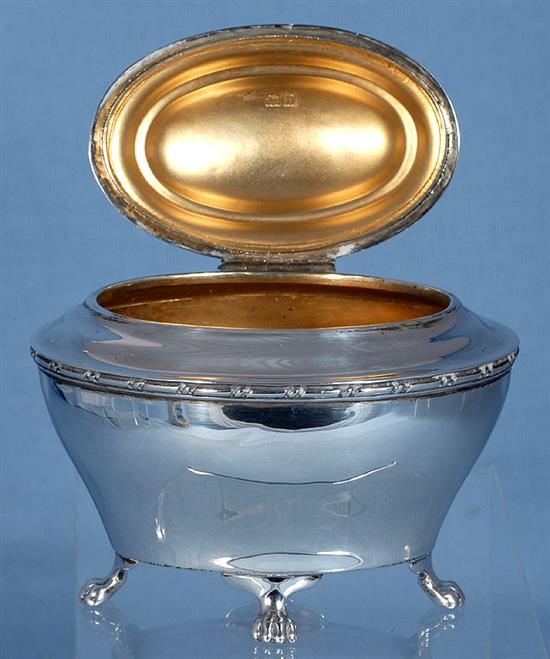 An Edwardian silver tea caddy, Height 4”/100mm width4 ¼”/110mm weight 5.5oz/156g